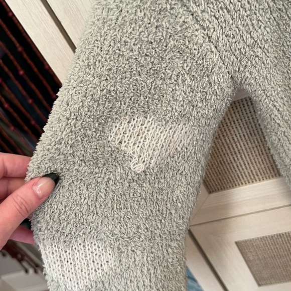 Mint oversized heart sweater with hood - Picture 4 of 5